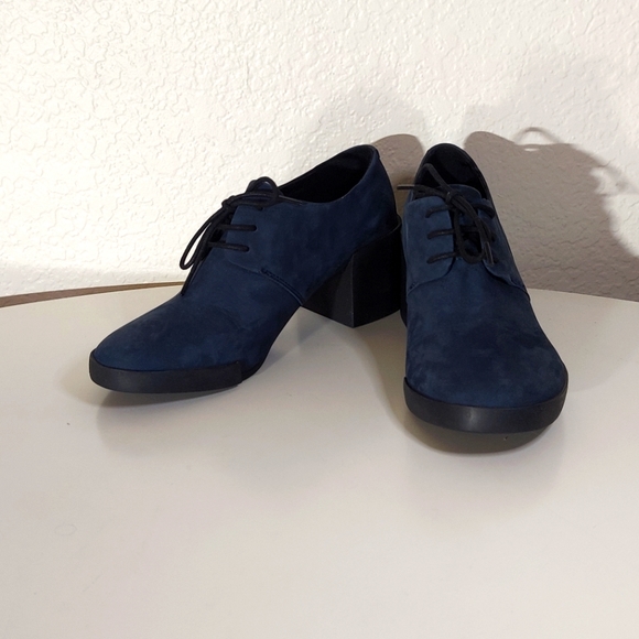Camper Navy Blue Suede Block Heeled Oxford Pump - Picture 9 of 13
